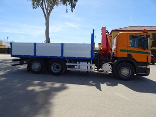 SCANIA P 380 - GRUA