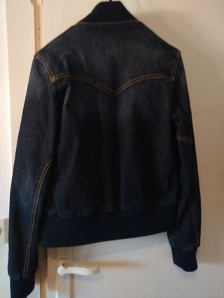 Chaqueta vaquera Bershka