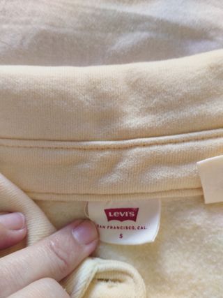 Sudadera Levi's amarilla