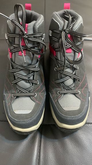 Botas de montaña grises y rosas/ Decatlón