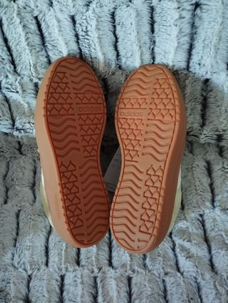 Zapatillas Adidas Court VL verde-amarillento