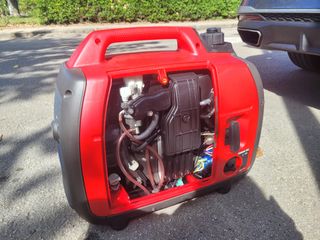 Generador Honda EU20i Inverter sin usar
