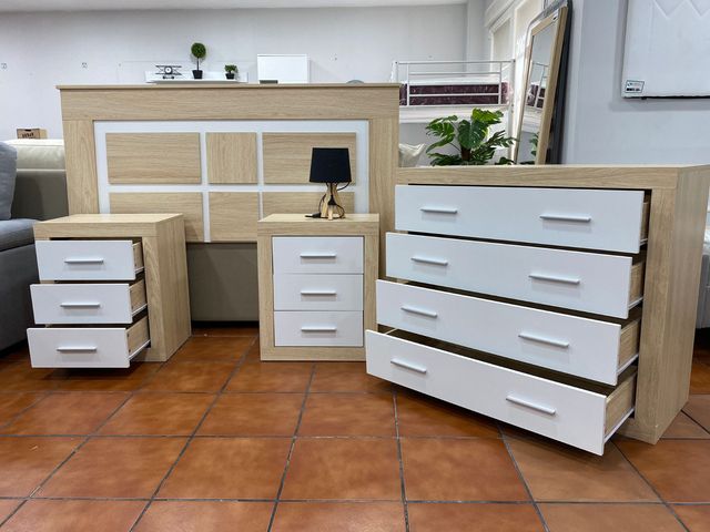 Cabecero, cómoda y 2 mesitas de noche