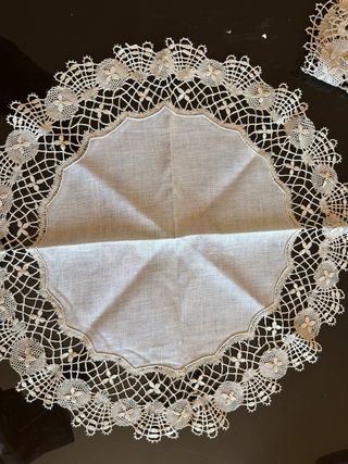 Centrino tombolo fatto a mano