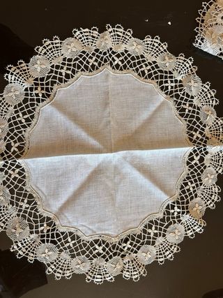 Centrino tombolo fatto a mano