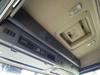 SCANIA G 400 - PORTAMAQUINAS