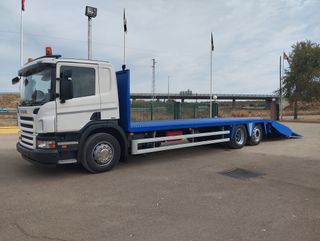 SCANIA P 380-PORTAMAQUINAS