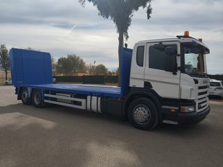 SCANIA P 380-PORTAMAQUINAS