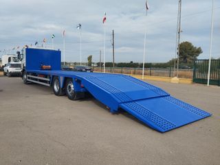 SCANIA P 380-PORTAMAQUINAS