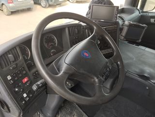 SCANIA P 380-PORTAMAQUINAS