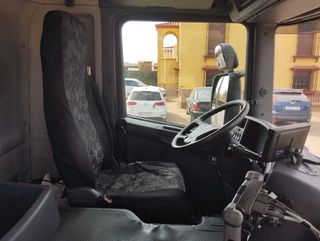 SCANIA P 380-PORTAMAQUINAS