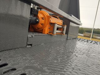 SCANIA P 400-PORTAMAQUINA