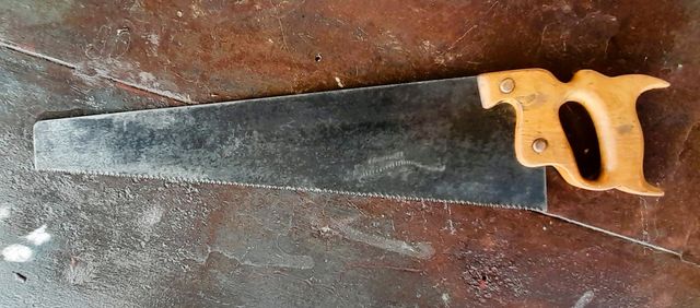 Sierra de mano para madera