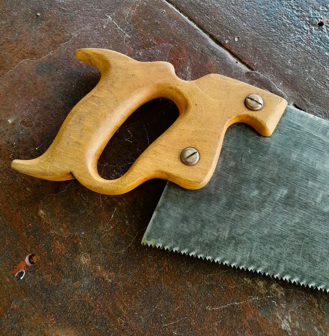 Sierra de mano para madera