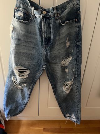 Pantalón vaquero Zara hombre recto desgastado