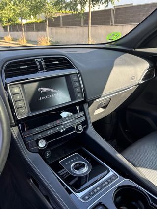 Jaguar F-Pace 2017