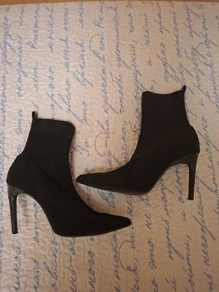 Botines de tacón negros