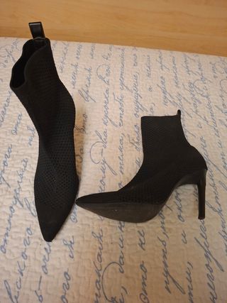 Botines de tacón negros