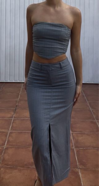 Conjunto top y falda gris