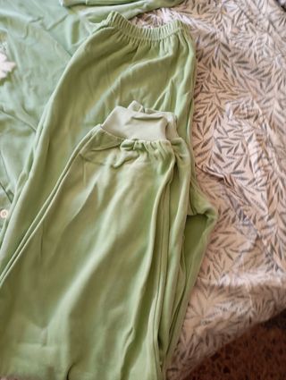 Pijama fino terciopelo verde
