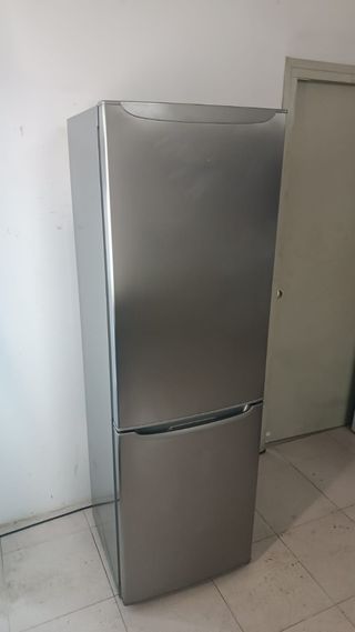 Nevera Indesit con garantía