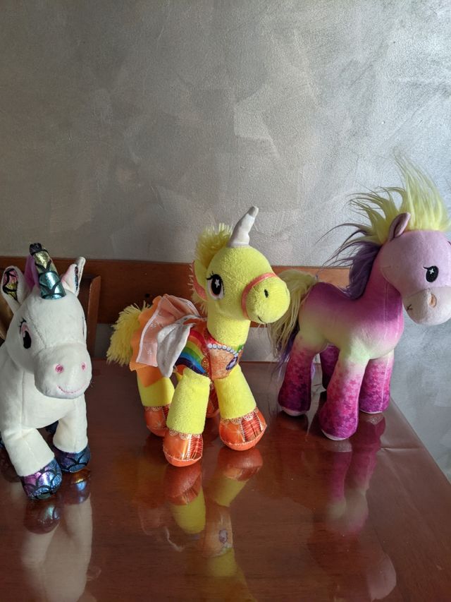 3 unicorni peluche