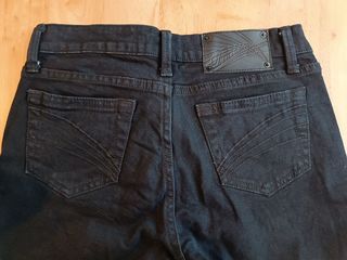 Pantalón vaquero negro mujer