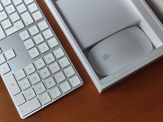 Teclado Apple Magic Keyboard Alemán + Mousse