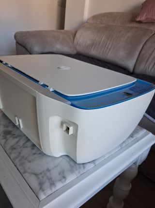 Impresora HP Blanca y Azul