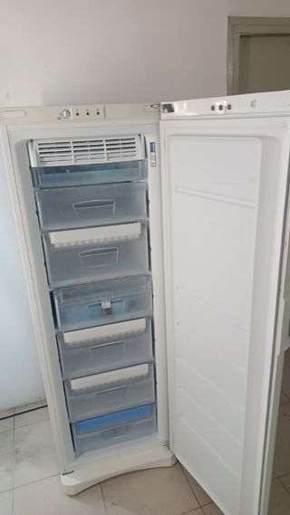 Congelador Indesit garantía 