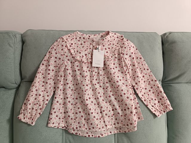 Camiseta niña flores 5-6 años. Sin usar
