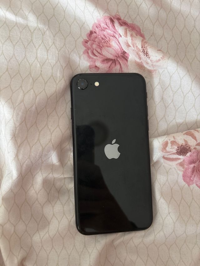 iPhone SE (2da Gen) Negro