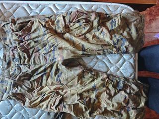 Traje militar completo, mimeta camiseta y sudadera