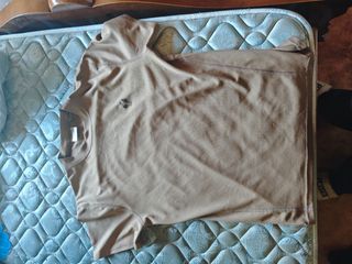 Traje militar completo, mimeta camiseta y sudadera