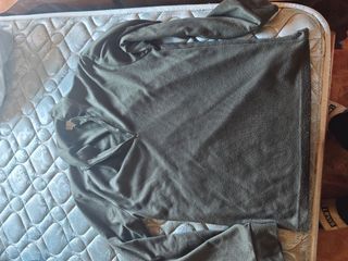 Traje militar completo, mimeta camiseta y sudadera