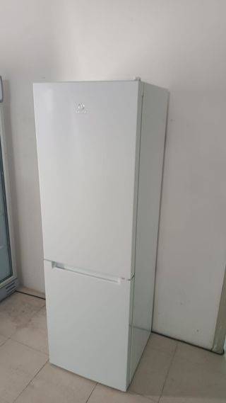 Nevera Indesit con garantía