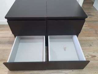Mesitas de noche Ikea malm.
