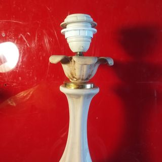 Lampada da tavolo in ceramica biscuit