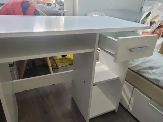 Escritorio juvenil blanco