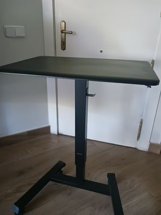 Mesa auxiliar elevable negra