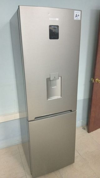 Nevera Daewoo A+ con dispensador garantía 