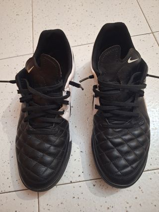 Zapatillas Fútbol Sala Nike Negras y Blancas