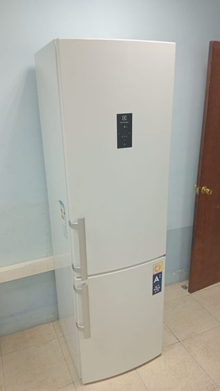 Nevera Electrolux con garantía