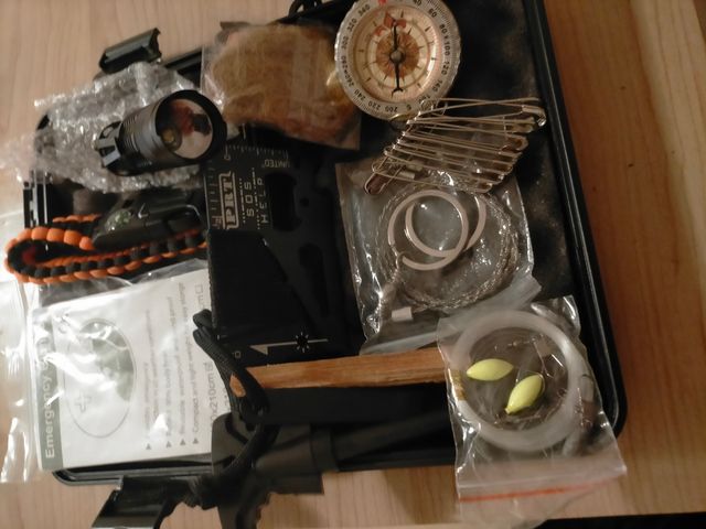 Kit de Supervivencia Lixada 27 en 1