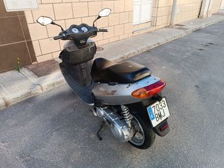 Daelim NS 125 III 
Plata