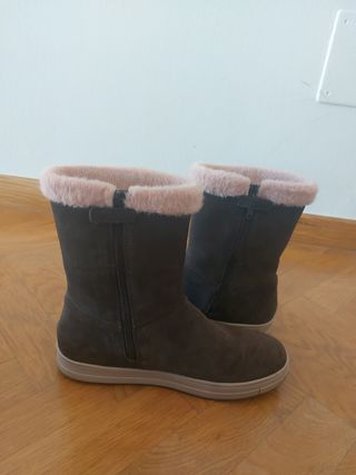 Botines  Waterproof de ante marrón talla 38