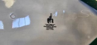 Elefante de cerámica blanco y dorado
