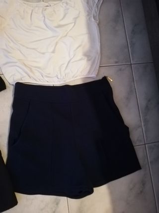 Completo taglia S: top nero e bianco + shorts