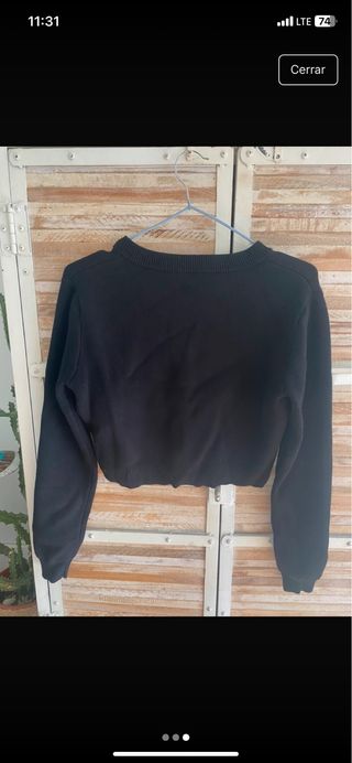 Chaqueta Zara crop negra con etiqueta