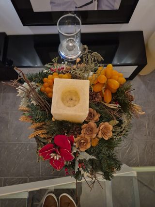 Statua portacandele in resina dorata Angel